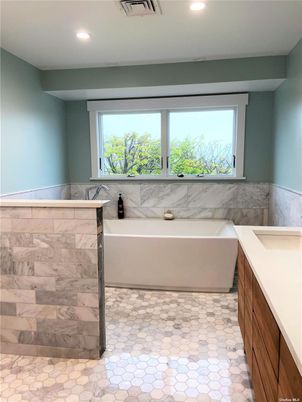 Bathroom, Free Standing Baths, Interior, Recessed Lighting