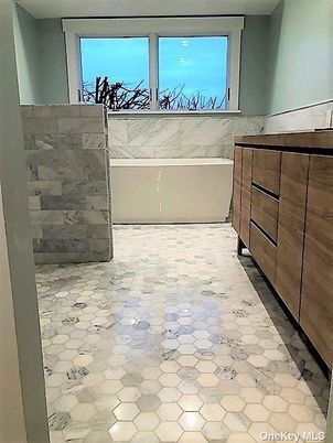 Bathroom, Interior, Marble, Water