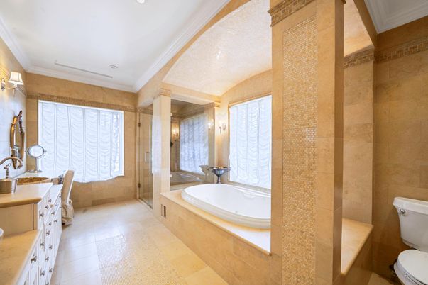 Bathroom, Interior, Recessed Lighting