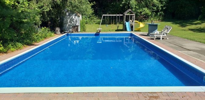 Exterior, Playground, Pool