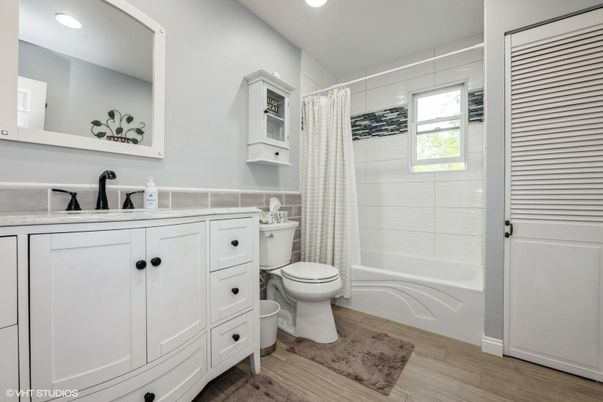 Bathroom, Interior, Recessed Lighting, Wood Texture Flooring