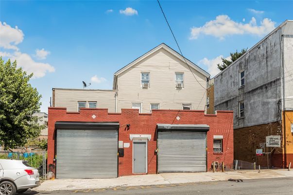 Attached, Exterior, Facade, Brick Facade, Rowhouse