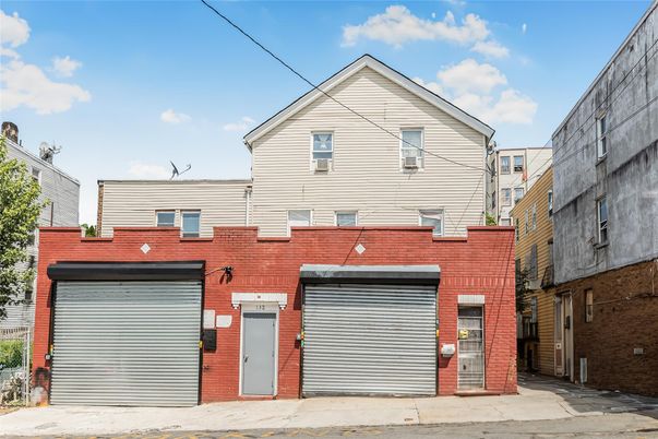 Attached, Exterior, Facade, Brick Facade, Rowhouse