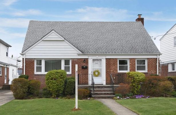 Exterior, Facade, Brick Facade, Cape Cod