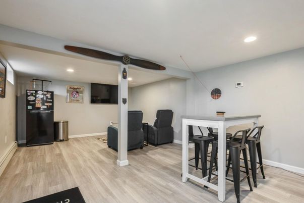 Interior, Recessed Lighting, Wood Texture Flooring