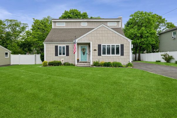 Backyard, Exterior, Facade, Cape Cod