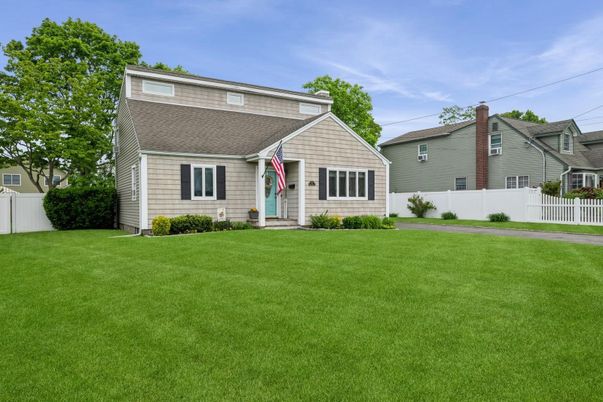 Backyard, Exterior, Facade, Cape Cod