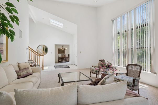 Chandelier, Dining room, Interior, Living room, Recessed Lighting