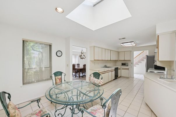Dining room, Interior, Kitchen, Recessed Lighting
