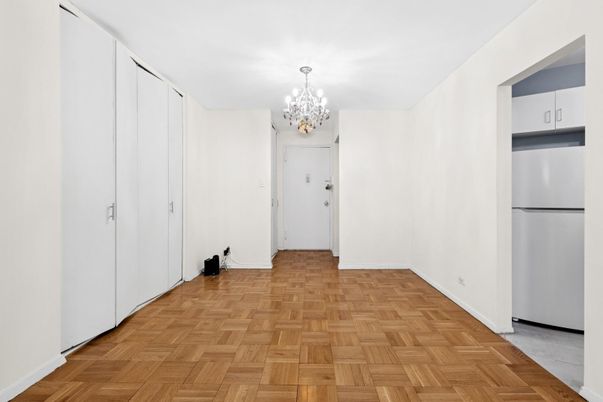 Chandelier, Empty room, Interior, Wood Texture Flooring