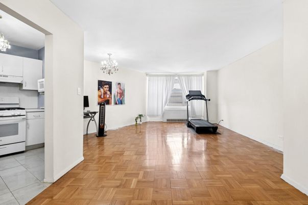 Chandelier, Interior, Kitchen, Wood Texture Flooring