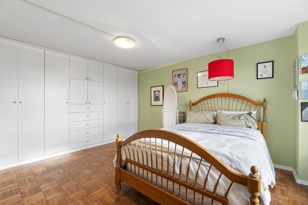 Bedroom, Interior, Pendant Lights, Wood Texture Flooring