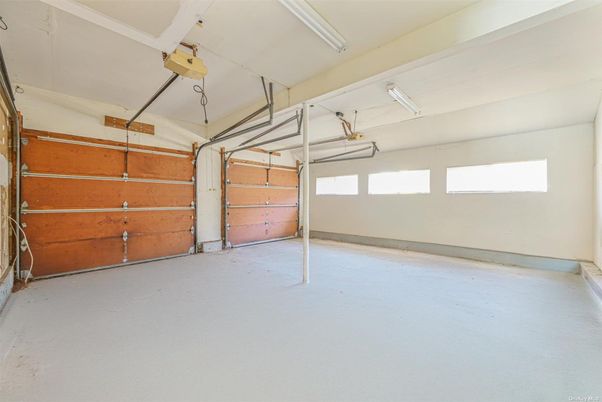 Garage, Interior