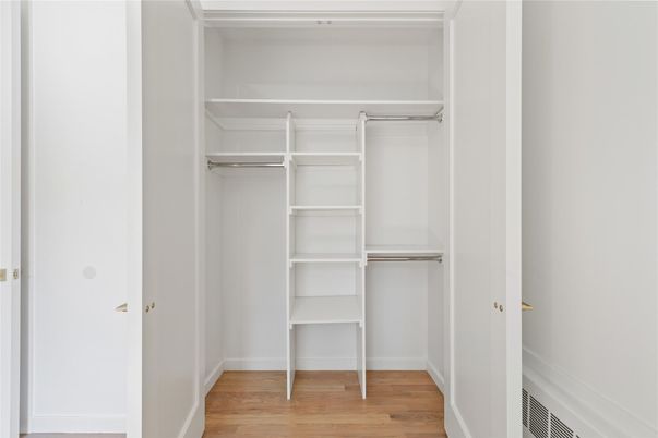 Interior, Walk-in Closets, Wood Texture Flooring