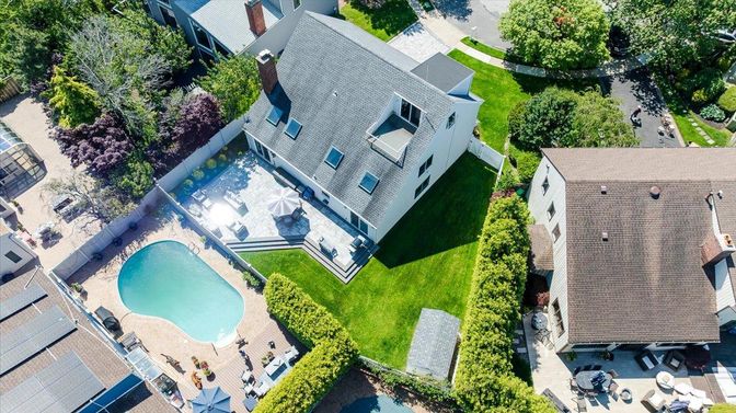 Exterior, Drone