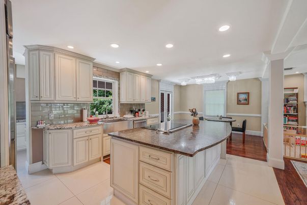 Dining room, Interior, Kitchen, Recessed Lighting, Wood Texture Flooring