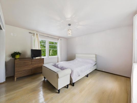 Bedroom, Chandelier, Interior, Pendant Lights, Wood Texture Flooring