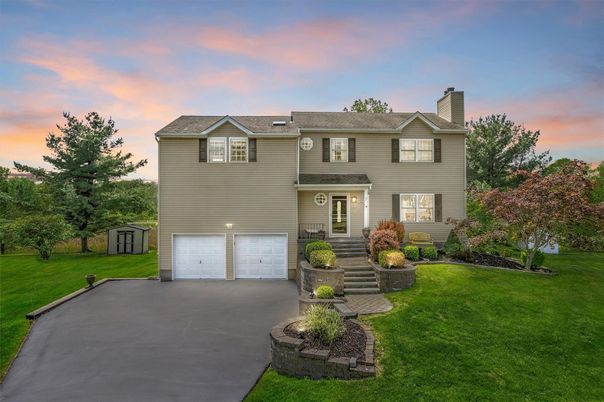 Attached, Exterior, Facade, Raised Ranch