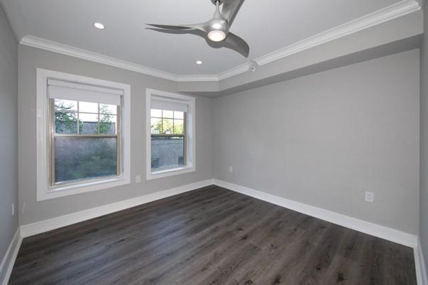 Empty room, Interior, Recessed Lighting, Wood Texture Flooring