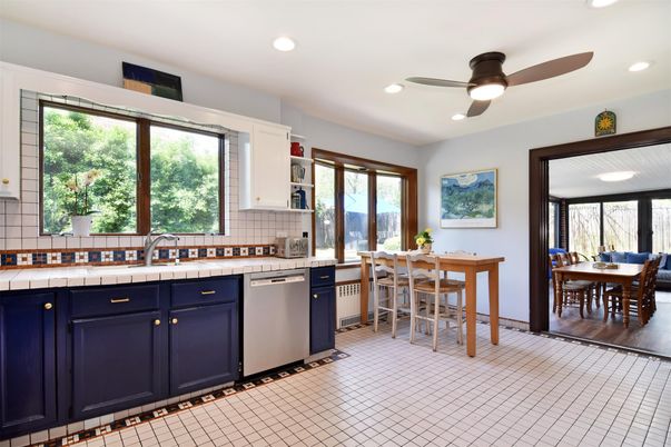 Dining room, Interior, Kitchen, Recessed Lighting, Tile Countertops