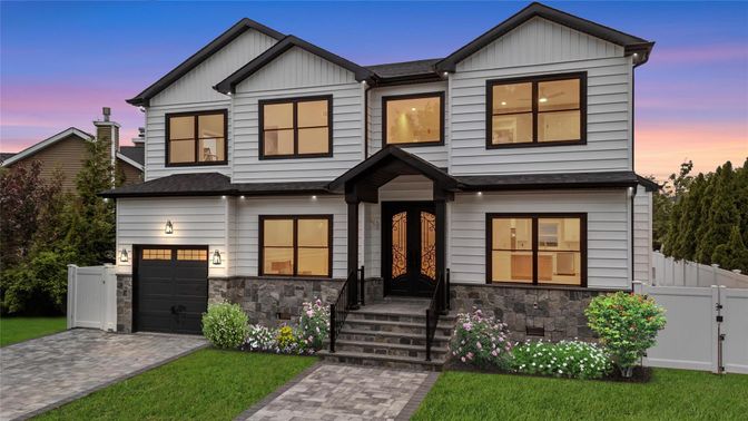 Attached, Exterior, Facade, Farmhouse