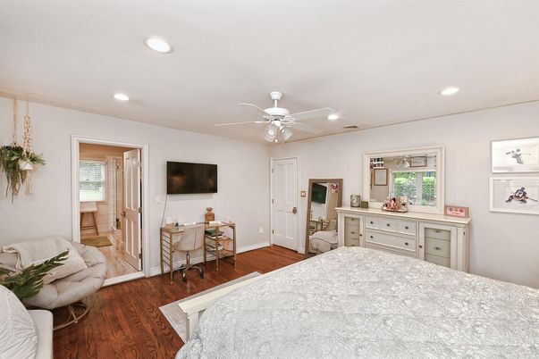 Bedroom, Home Office, Interior, Recessed Lighting, Wood Texture Flooring