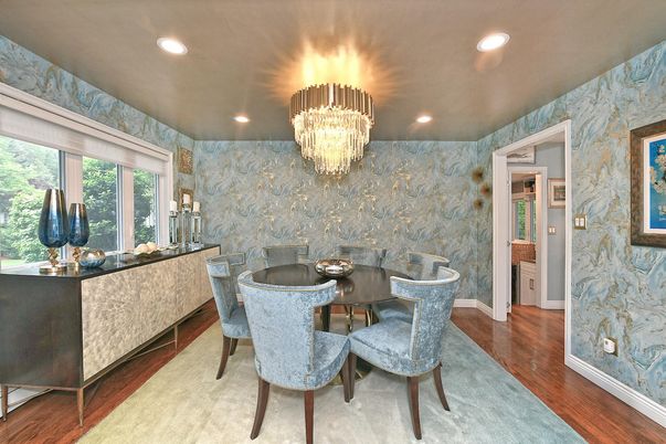 Chandelier, Dining room, Interior, Recessed Lighting, Wood Texture Flooring