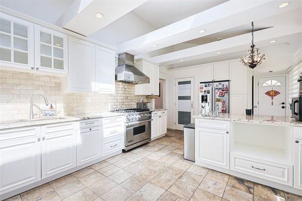 Chandelier, Interior, Kitchen, Recessed Lighting, Stainless Steel Appliances