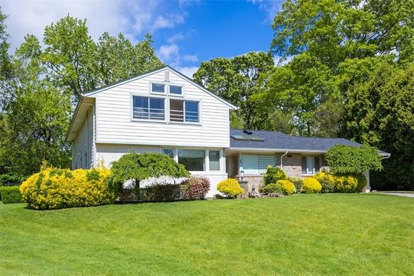 Backyard, Exterior, Facade, Split Level