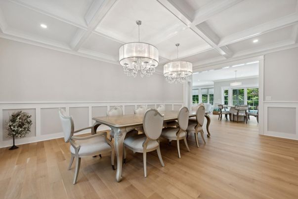 Chandelier, Dining room, Interior, Recessed Lighting, Wood Texture Flooring