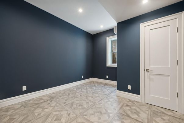 Empty room, Interior, Recessed Lighting