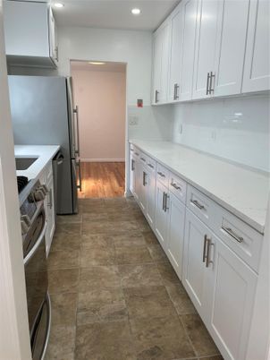 Interior, Kitchen, Recessed Lighting, Washer