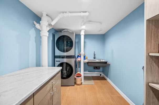 Interior, Washer, Wood Texture Flooring