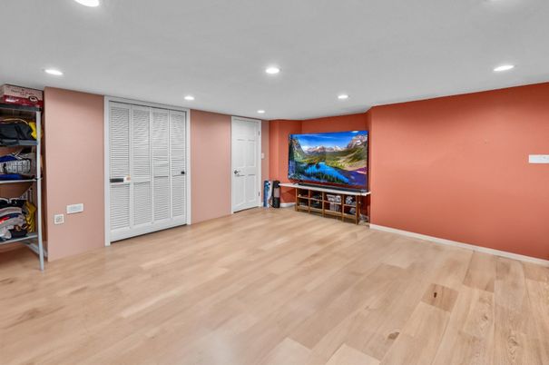 Empty room, Interior, Recessed Lighting, Wood Texture Flooring