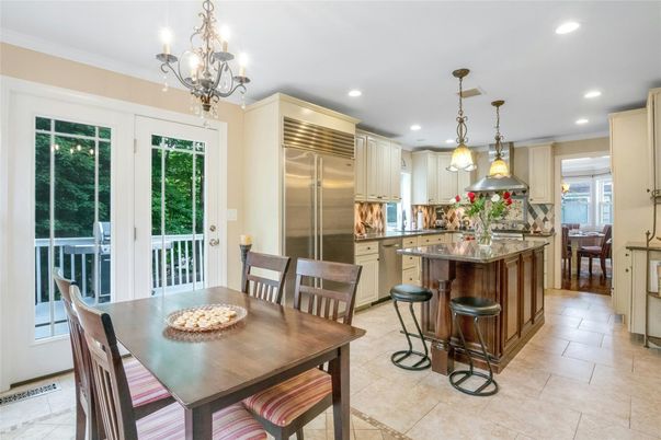 Chandelier, Dining room, Interior, Kitchen, Pendant Lights, Recessed Lighting, Stainless Steel Appliances