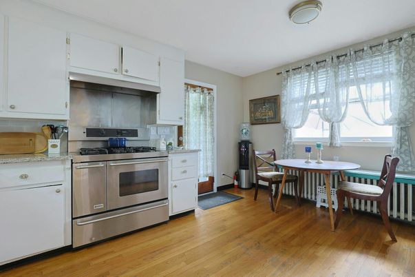 Dining room, Interior, Kitchen, Stainless Steel Appliances, Wood Texture Flooring