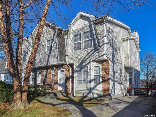 Attached, Exterior, Facade, Brick Facade, Rowhouse