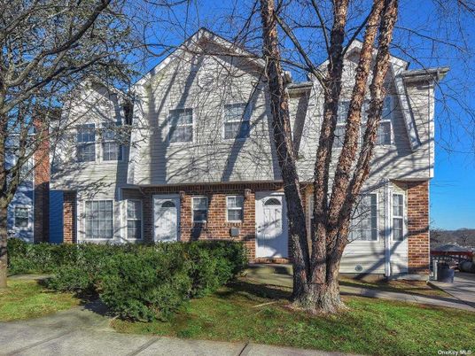 Exterior, Facade, Brick Facade, Cape Cod