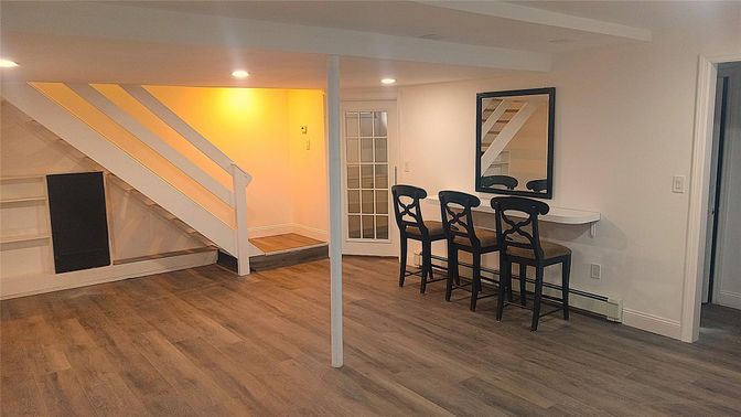Interior, Recessed Lighting, Wood Texture Flooring