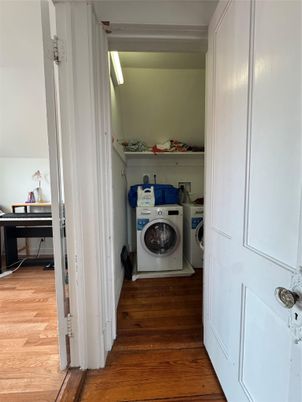 Interior, Utility Closets, Washer, Wood Texture Flooring