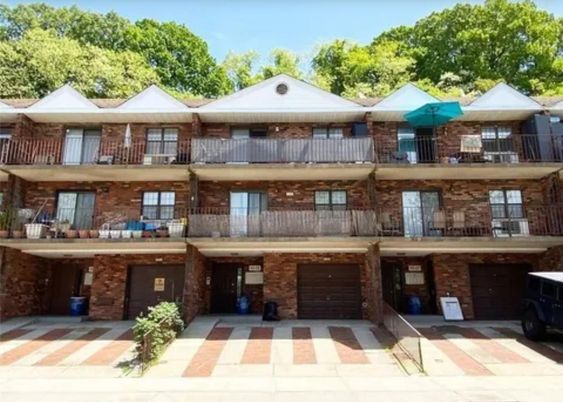 Attached, Exterior, Facade, Brick Facade, Rowhouse