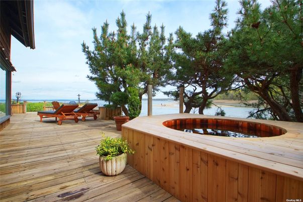 Exterior, Pool, Water