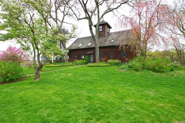Backyard, Exterior, Facade, Brick Facade, Cape Cod