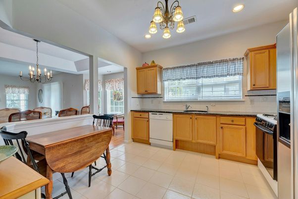 Chandelier, Dining room, Interior, Kitchen, Recessed Lighting