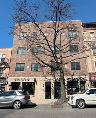 Exterior, Facade, Brick Facade, Rowhouse
