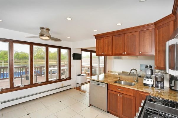 Interior, Kitchen, Recessed Lighting, Water