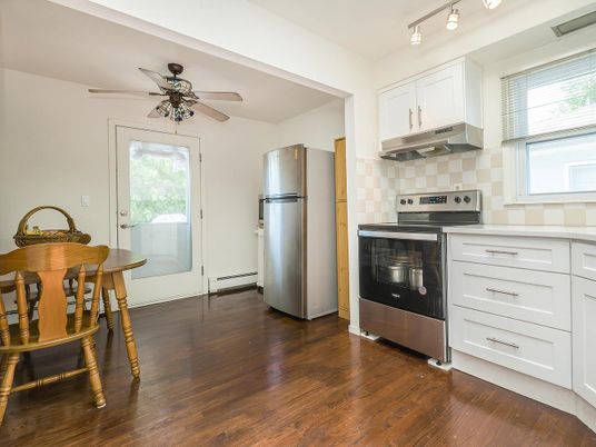 Dining room, Interior, Kitchen, Stainless Steel Appliances, Wood Texture Flooring
