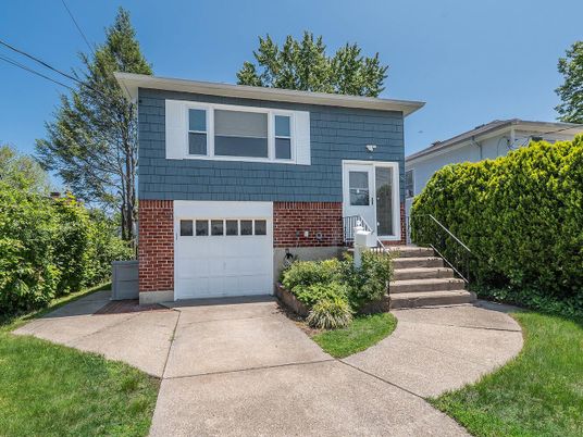 Attached, Exterior, Facade, Brick Facade, Raised Ranch