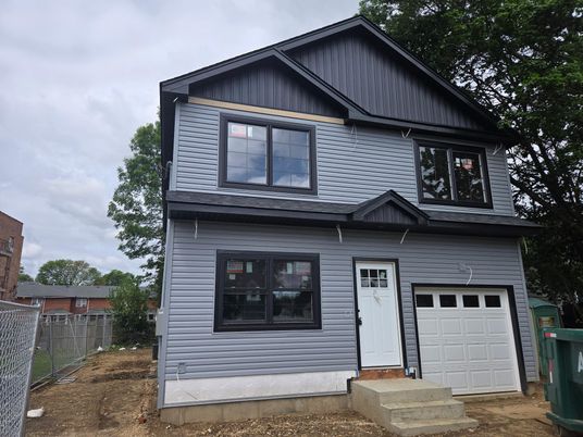 Attached, Exterior, Facade, Farmhouse