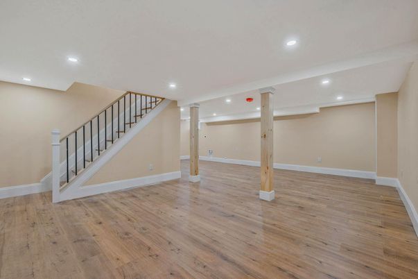 Empty room, Interior, Recessed Lighting, Wood Texture Flooring